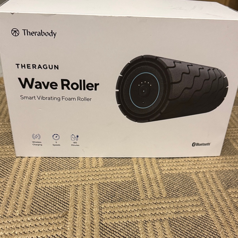 Therabody Wave Roller - Black with Blue Accents